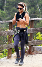 Vanessa Anne Hudgens : vanessa-anne-hudgens-1402509380.jpg