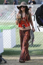 Vanessa Anne Hudgens : vanessa-anne-hudgens-1406133404.jpg