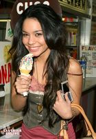 Vanessa Anne Hudgens : vanessa_anne_hudgens_1170364146.jpg