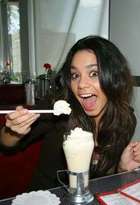 Vanessa Anne Hudgens : vanessa_anne_hudgens_1207840443.jpg