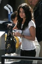 Vanessa Anne Hudgens : vanessa_anne_hudgens_1212500357.jpg