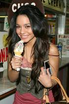 Vanessa Anne Hudgens : vanessa_anne_hudgens_1215710105.jpg