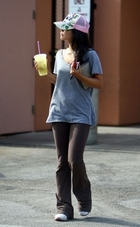 Vanessa Anne Hudgens : vanessa_anne_hudgens_1216569394.jpg