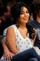 Vanessa Anne Hudgens : vanessa_anne_hudgens_1248468383.jpg