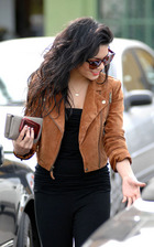 Vanessa Anne Hudgens : vanessa_anne_hudgens_1263778711.jpg