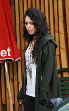 Vanessa Anne Hudgens : vanessa_anne_hudgens_1264005709.jpg