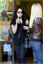 Vanessa Anne Hudgens : vanessa_anne_hudgens_1265994224.jpg