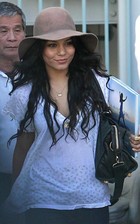 Vanessa Anne Hudgens : vanessa_anne_hudgens_1268506546.jpg