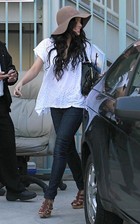 Vanessa Anne Hudgens : vanessa_anne_hudgens_1268506652.jpg