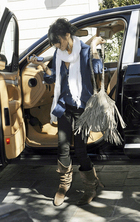 Vanessa Anne Hudgens : vanessa_anne_hudgens_1269033445.jpg