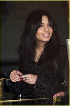 Vanessa Anne Hudgens : vanessa_anne_hudgens_1272047978.jpg