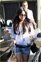 Vanessa Anne Hudgens : vanessa_anne_hudgens_1273368452.jpg