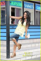 Vanessa Anne Hudgens : vanessa_anne_hudgens_1296753916.jpg