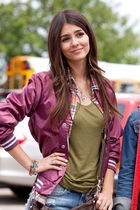 Victoria Justice : victoria-justice-1375712939.jpg