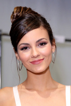 Victoria Justice : victoria-justice-1425501912.jpg