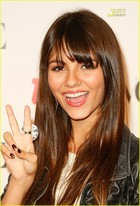 Victoria Justice : victoria_justice_1221990024.jpg