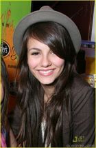 Victoria Justice : victoria_justice_1248053395.jpg