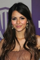 Victoria Justice : victoria_justice_1263855725.jpg