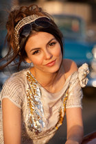 Victoria Justice : victoria_justice_1302112489.jpg