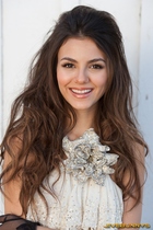 Victoria Justice : victoria_justice_1307977854.jpg