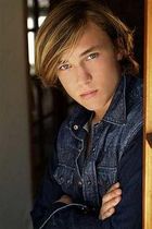 William Moseley : TI4U_u1135197896.jpg