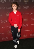 Wyatt Oleff : wyatt-oleff-1635567379.jpg