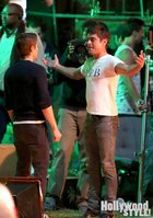Zac Efron : TI4U1371061644.jpg