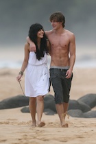 Zac Efron : TI4U1451362917.jpg