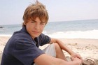 Zac Efron : TI4U_u1137957855.jpg