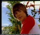 Zac Efron : TI4U_u1142358676.jpg