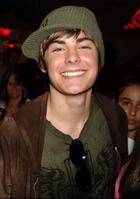 Zac Efron : TI4U_u1145725855.jpg