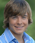 Zac Efron : TI4U_u1145725937.jpg