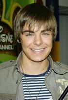 Zac Efron : TI4U_u1145726385.jpg