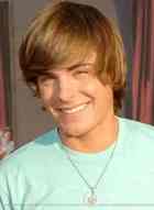 Zac Efron : TI4U_u1156991922.jpg