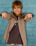 Zac Efron : TI4U_u1158526557.jpg