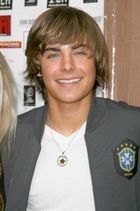 Zac Efron : TI4U_u1158770481.jpg