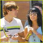 Zac Efron : TI4U_u1184253488.jpg