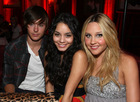 Zac Efron : TI4U_u1211642457.jpg