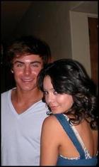 Zac Efron : TI4U_u1220328244.jpg