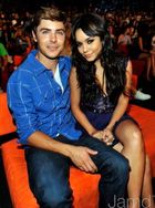 Zac Efron : TI4U_u1249902770.jpg