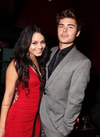 Zac Efron : TI4U_u1271966962.jpg