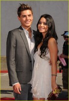 Zac Efron : TI4U_u1275957304.jpg