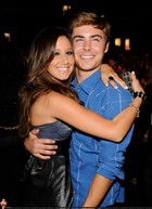 Zac Efron : TI4U_u1284919473.jpg