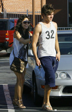 Zac Efron : TI4U_u1301857062.jpg