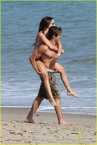 Zac Efron : TI4U_u1309734047.jpg