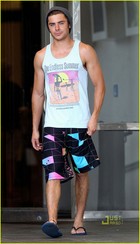 Zac Efron : zac-efron-1312922221.jpg