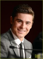 Zac Efron : zac-efron-1337899128.jpg