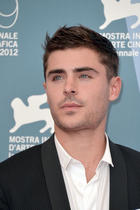 Zac Efron : zac-efron-1347601726.jpg