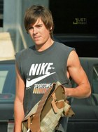 Zac Efron : zac-efron-1350357568.jpg