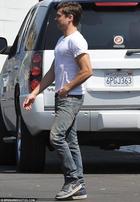 Zac Efron : zac-efron-1364643170.jpg